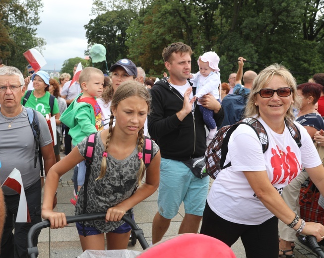 Powitanie 27. Pielgrzymki Diecezji Bielsko-Żywieckiej - grupy hałcnowskie na Jasnej Górze - 2018