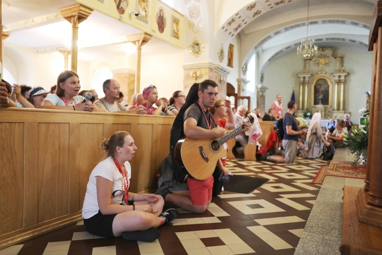 27. Pielgrzymka Cieszyńska na trasie - w Woźnikach - 2018