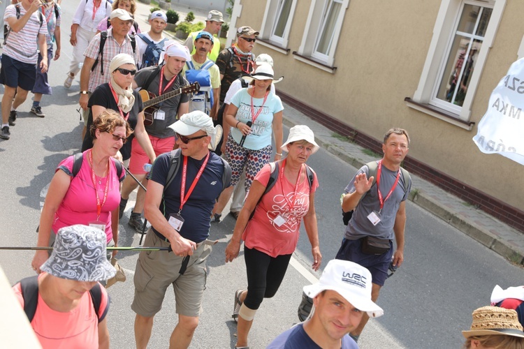 27. Pielgrzymka Cieszyńska na trasie - w Woźnikach - 2018