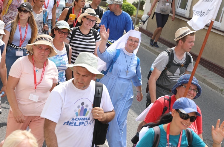 27. Pielgrzymka Cieszyńska na trasie - w Woźnikach - 2018