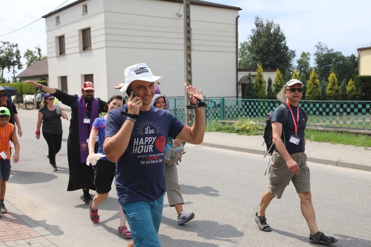 27. Pielgrzymka Cieszyńska na trasie - w Woźnikach - 2018