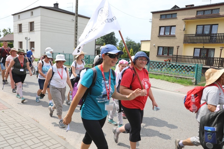 27. Pielgrzymka Cieszyńska na trasie - w Woźnikach - 2018