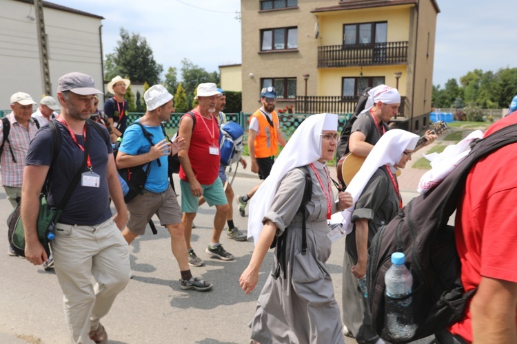 27. Pielgrzymka Cieszyńska na trasie - w Woźnikach - 2018