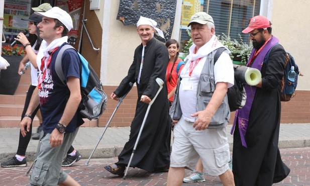 Cieszyńscy pielgrzymi szli uskrzydleni intencjami