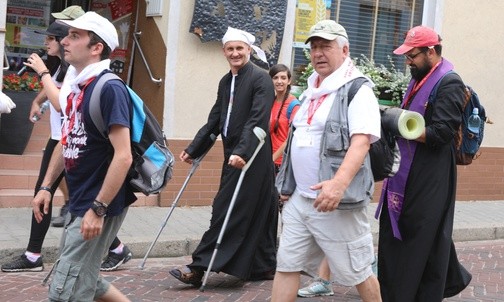 Cieszyńscy pielgrzymi szli uskrzydleni intencjami