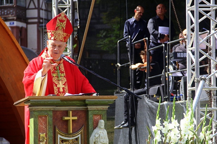 Uroczystości oddania Karpacza pod opiekę św. Wawrzyńca