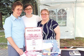 Do udziału w dniu skupienia zachęcają siostry (od lewej): Donata Majka, Joanna Wojtasiewicz i Małgorzata Ryszka.