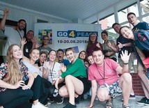 ▲	Dziesięciodniowy pobyt w Polsce to dla młodych także okazja do zawierania nowych przyjaźni.