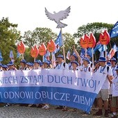 Grupa nr 4 przygotowała specjalną animację o darach Ducha Świętego i napis ze słowami św. Jana Pawła II.