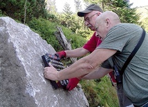 ▲	Ratownicy i przewodnicy tego dnia modlą się też za wszystkich zmarłych w górach.