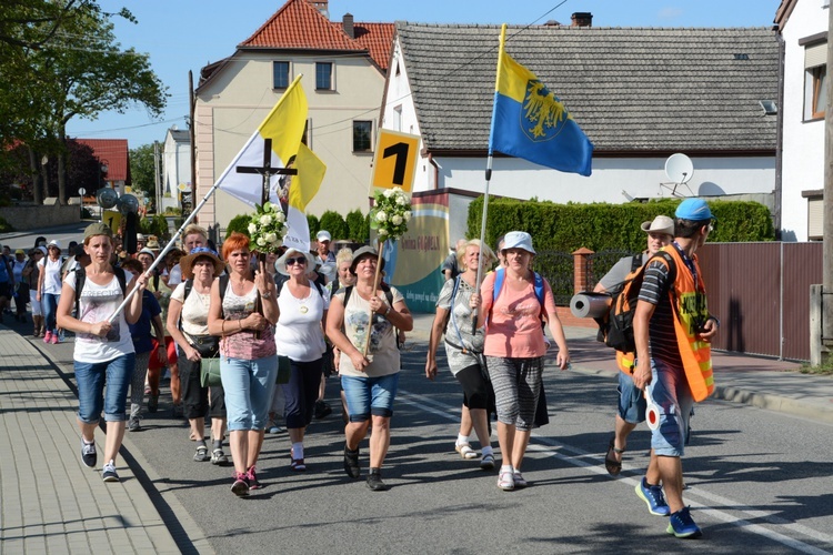 Woda lała się w Kamieniu Śląskim