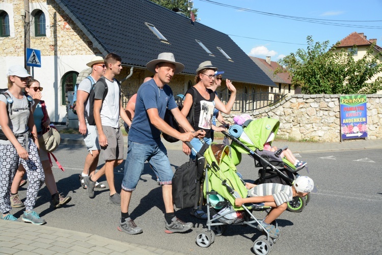 Woda lała się w Kamieniu Śląskim