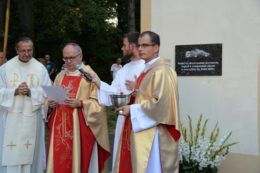 Pielgrzymkowa Eucharystia i tablica pamięci ks. Grzywocza