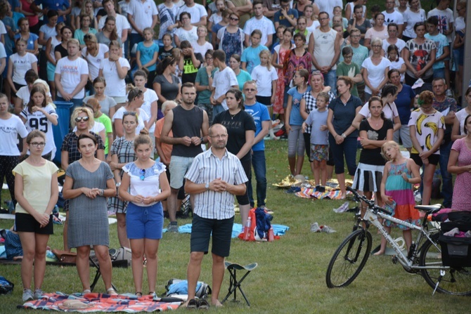 Pielgrzymkowa Eucharystia i tablica pamięci ks. Grzywocza