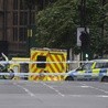 Samochód wjechał w barierę przed brytyjskim parlamentem 