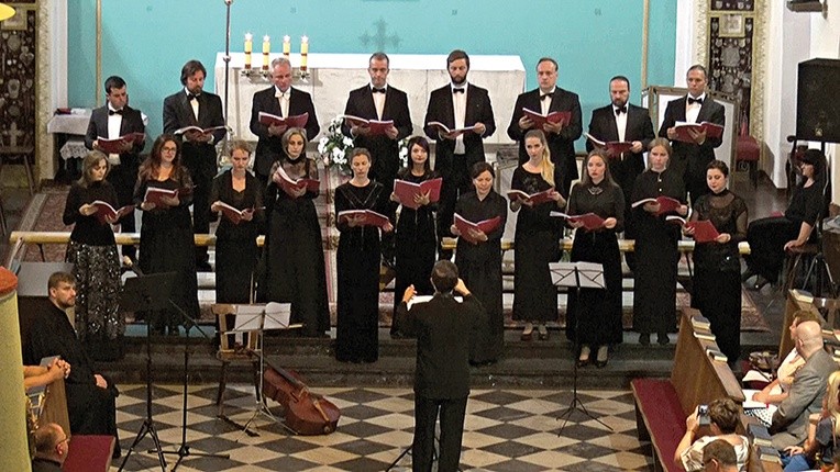 Festiwal rozpoczął występ chóru cerkwi św. Andrzeja Apostoła z Kaliningradu.