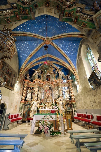 Wnętrze XIV-wiecznego kościoła św. Bartłomieja Apostoła.
