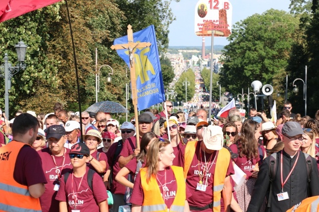 Wejście pielgrzymki radomskiej - jasnogórski szczyt i kaplica Cudownego Obrazu