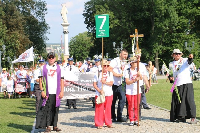 Wejście pielgrzymki radomskiej - jasnogórski szczyt i kaplica Cudownego Obrazu