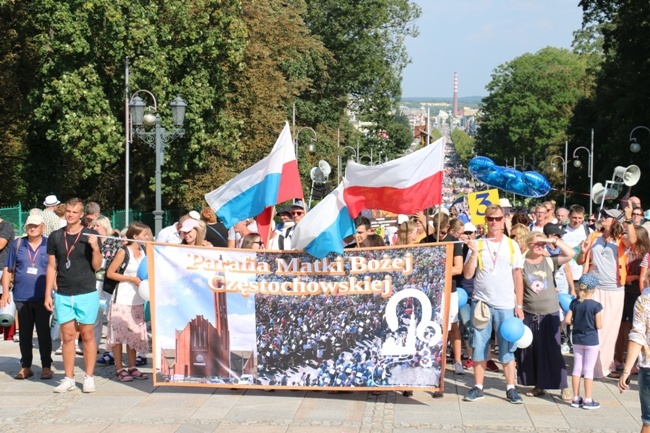 Wejście pielgrzymki radomskiej - jasnogórski szczyt i kaplica Cudownego Obrazu