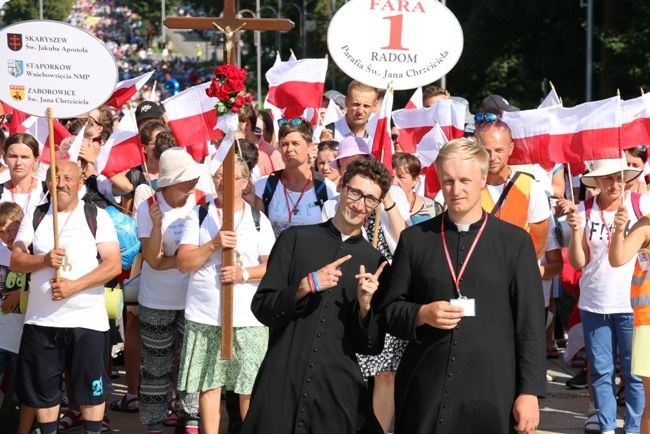 Wejście pielgrzymki radomskiej - jasnogórski szczyt i kaplica Cudownego Obrazu