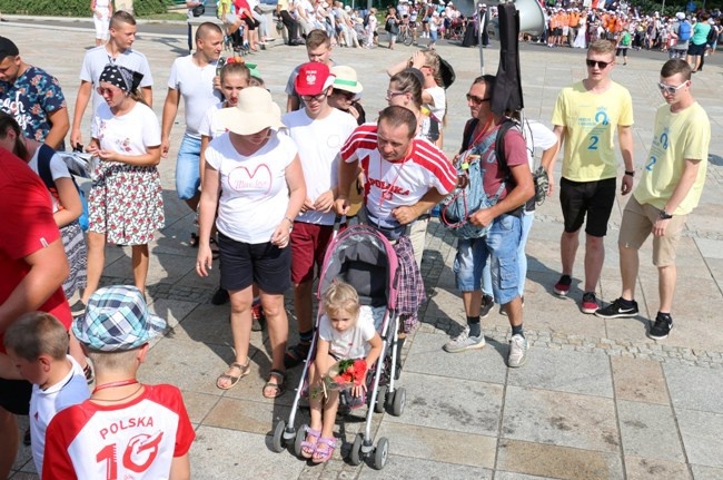 Wejście pielgrzymki radomskiej - jasnogórski szczyt i kaplica Cudownego Obrazu