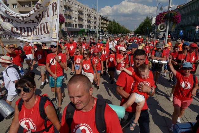 Wejście pielgrzymki radomskiej - Aleje NMP