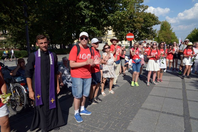 Wejście pielgrzymki radomskiej - Aleje NMP