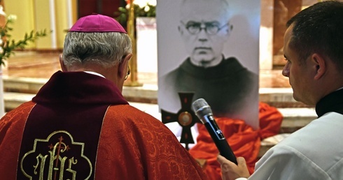 Zawierzenie diecezji i synodu św. Maksymilianowi