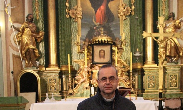 Proboszcz parafii ks. Krzysztof Kozak