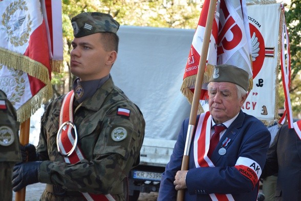 Biskup Guzdek: Bądźmy wdzięczni Bogu i żołnierzom polskim