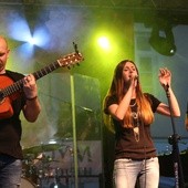 Festiwal otworzy koncert pieśni patriotycznej, który poprowadzi zespół Fausystem z Piotrem Mireckim