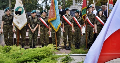 Płońskie obchody rocznicy Bitwy Warszawskiej na cmentarzu parafialnym