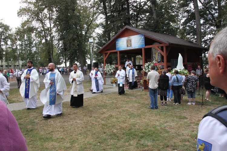 Z Wniebowziętą w Ligocie Książęcej