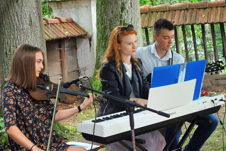 Piknik parafialny i "Bukiet ziela" w Głębowicach - 2018