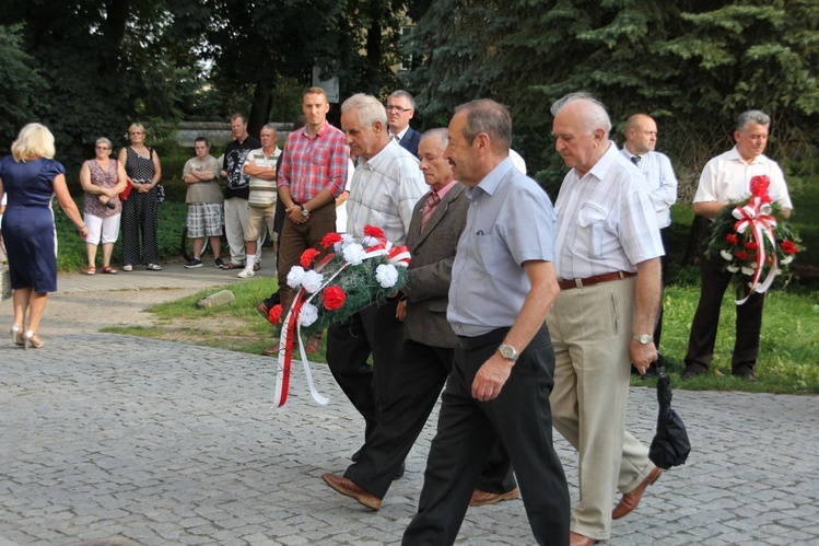 W hołdzie ochotnikom dzikowskim