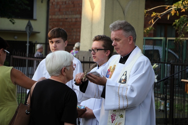 Msza św. przy kapliczce św. Rocha w Łowiczu