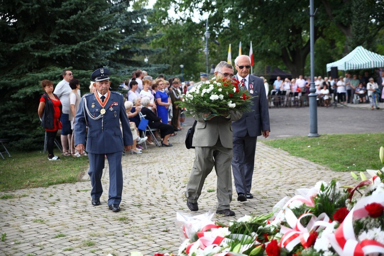 Obchody Święta Wojska Polskiego w Skierniewicach