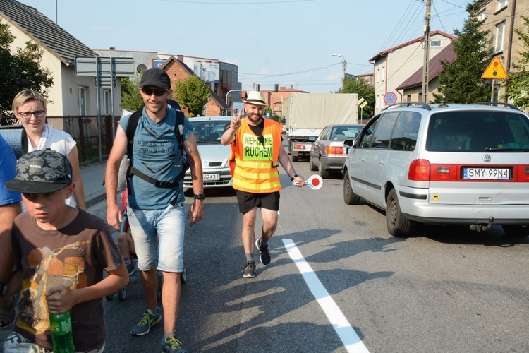 Kilkanaście kilometrów przed Jasną Górą