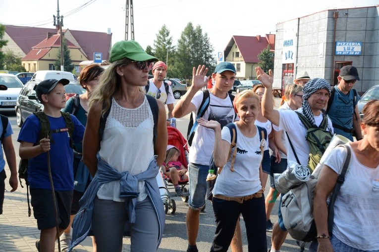 Kilkanaście kilometrów przed Jasną Górą