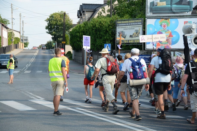 Kilkanaście kilometrów przed Jasną Górą