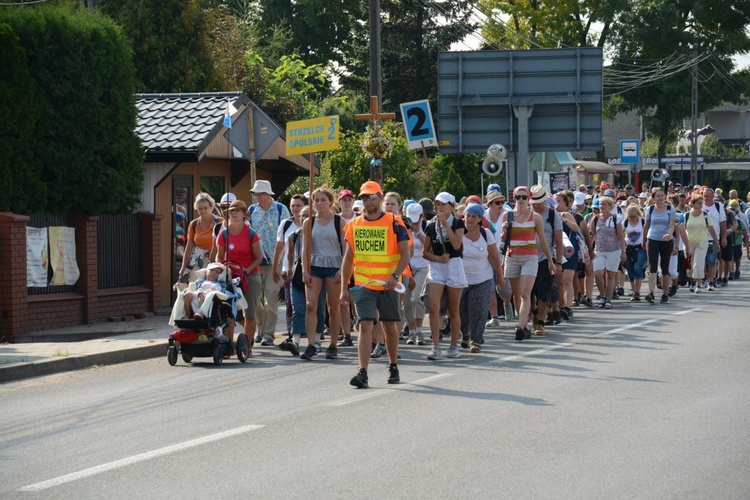 Kilkanaście kilometrów przed Jasną Górą