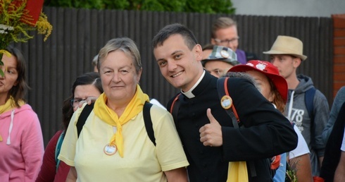Pielgrzymi zdobywają Jasną Górę