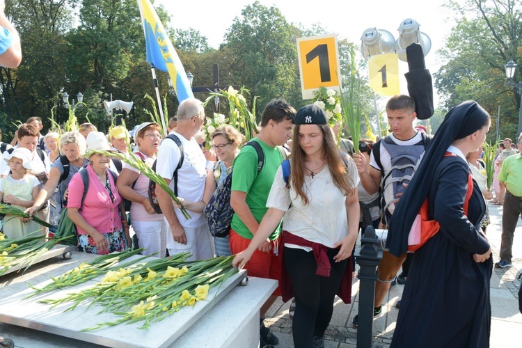 "Jedynki" na ostatniej prostej