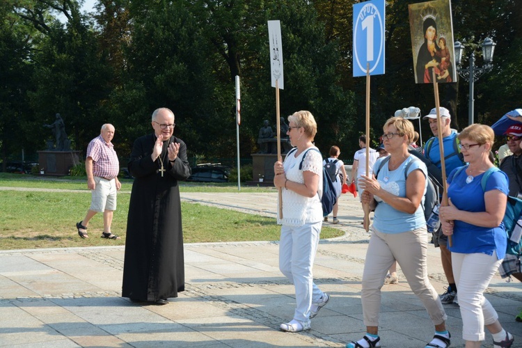 "Jedynki" na ostatniej prostej