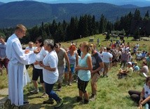 Siódme spotkanie 6. Ewangelizacji w Beskidach odbyło się w majestatycznej scenerii widoków z Rycerzowej