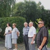 Pod pomnikiem ks. Romana Kotlarza