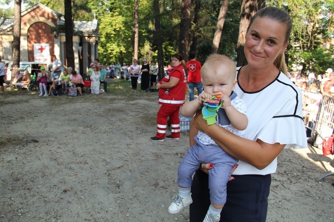 Pielgrzymka kobiet w Piekarach - cz. 2 