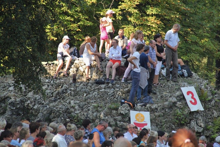 Pielgrzymka kobiet w Piekarach - cz. 2 