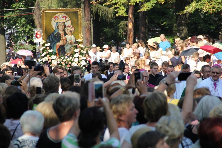 Pielgrzymka kobiet w Piekarach - cz. 2 